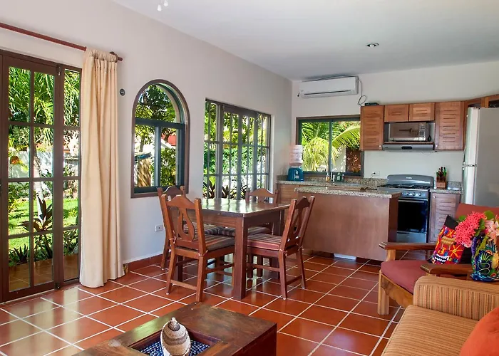 Casa Anita - Relaxing Steps From The Puerto Morelos