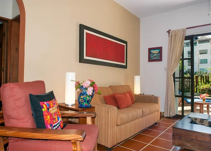 Casa Anita - Relaxing Steps From The * Puerto Morelos